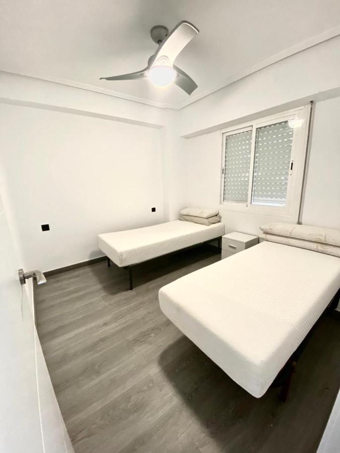 Апартаменты Apartamento En La Playa Els Terrers Беникасим Экстерьер фото